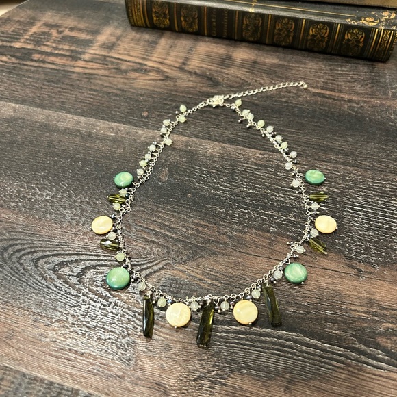 Elegant Lia Sophia Green and Mother of Pearl Beaded gem Necklace - Picture 4 of 4